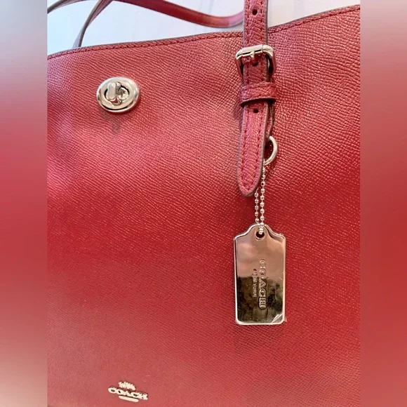 🌹🌹COACH NWT TURNLOCK TOTE SHOULDER RED CROSS GRAIN LEATHER ADJ STRAP 17x11x5 - Picture 3 of 5